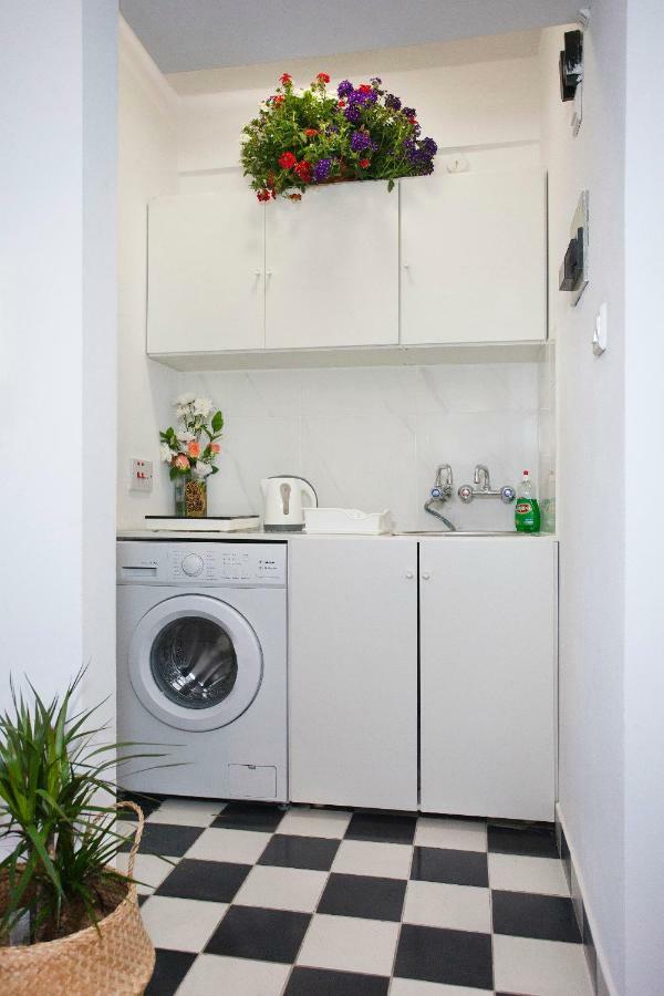 לימסול Poseidon Boutique Apartment 2 מראה חיצוני תמונה